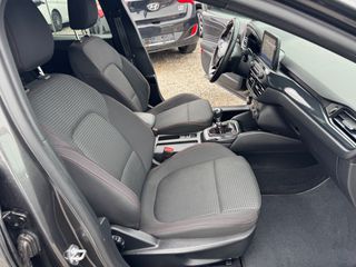 Ford Focus 2020 ST-LINE-thumb-15