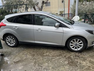 Ford Focus 2015 Titanium-thumb-2