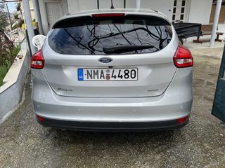 Ford Focus 2015 Titanium-thumb-3