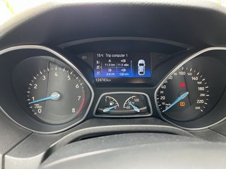 Ford Focus 2015 Titanium-thumb-6