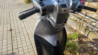 Kymco People GTi 2015-thumb-25