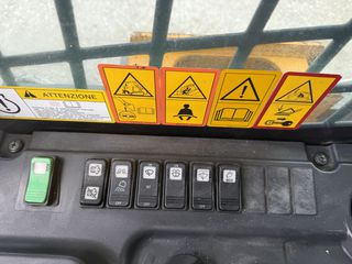 Φορτωτάκι Takeuchi 2020 TL10V2-thumb-4