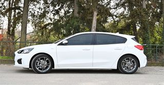Ford Focus 2020 ST-Line-thumb-2