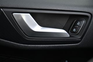Ford Focus 2020 ST-Line-thumb-13