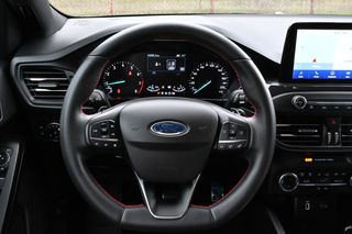 Ford Focus 2020 ST-Line-thumb-15