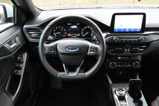 Ford Focus 2020 ST-Line-thumb-16