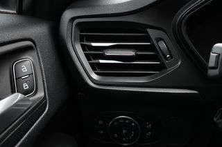 Ford Focus 2020 ST-Line-thumb-27