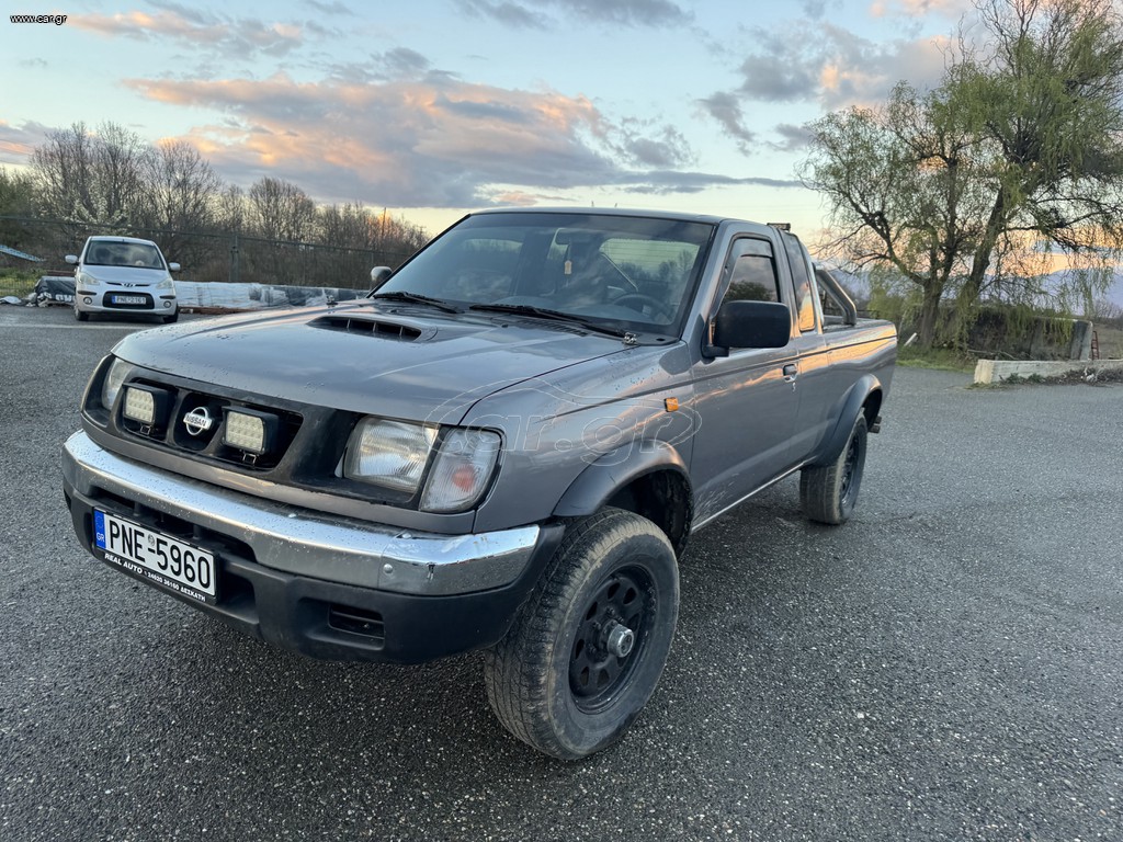 Nissan Navara 2000