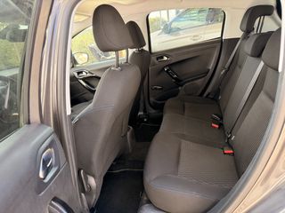 Peugeot 208 2018 Style-thumb-12