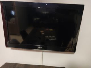 LG 32” TV-thumb-1