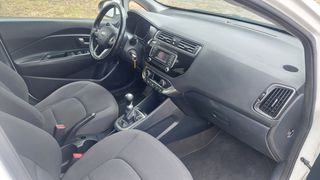 Kia Rio 2015-thumb-13