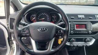 Kia Rio 2015-thumb-18
