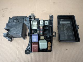 Ασφαλειοθήκη - Κουτί Ασφαλειών  TOYOTA RAV 4   3S-FE  1995-2000
