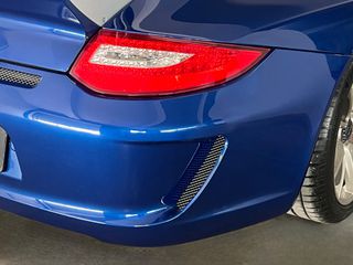 Porsche 911 2010 GT3 RS 997.2-thumb-18