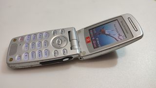 Sony Ericsson Z600-thumb-2
