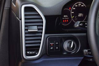 Porsche Cayenne 2023 COUPE S E-HYBRID GTS PLATINUM EDITION PLUG-IN-thumb-56