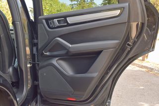 Porsche Cayenne 2023 COUPE S E-HYBRID GTS PLATINUM EDITION PLUG-IN-thumb-67