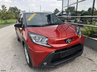 Toyota Aygo (X) 2022 TOYOTA AYGO CROSS X -PLAY