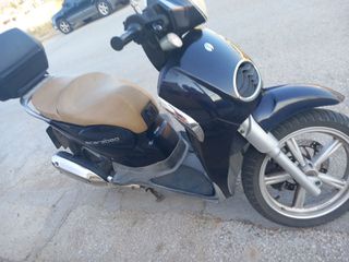 Aprilia Scarabeo 200 2015-thumb-1