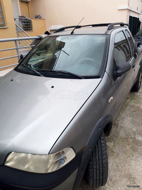 Fiat Strada 2004