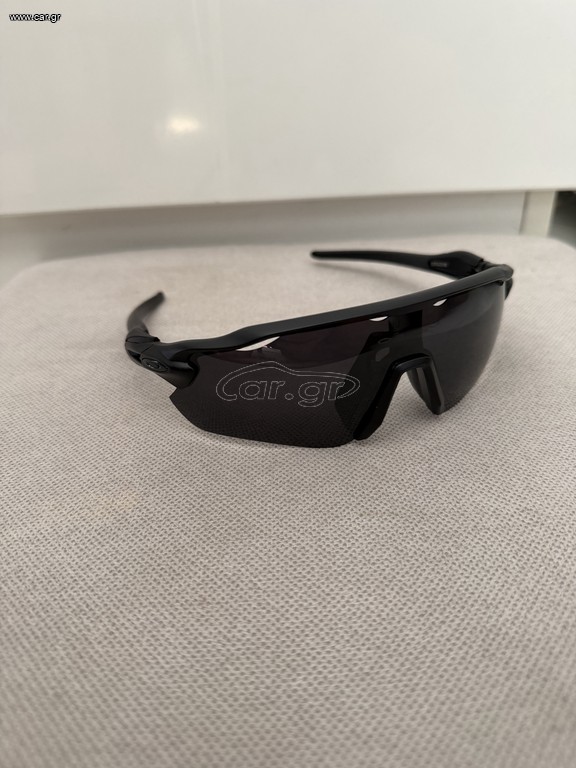 Oakley Radar Ev 1 προς 1
