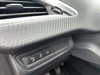 Peugeot 208 2016 1.2 ALLURE 110hp-thumb-10