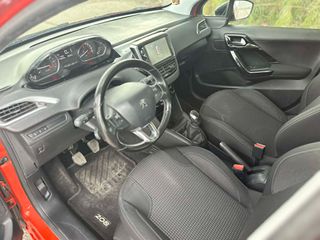 Peugeot 208 2016 1.2 ALLURE 110hp-thumb-5