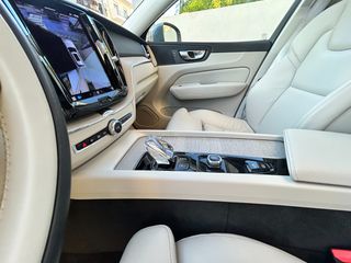 Volvo XC 60 2022 T8 PHEV 2.0 456hp AWD AT8 18,8kw Face Lift-thumb-22