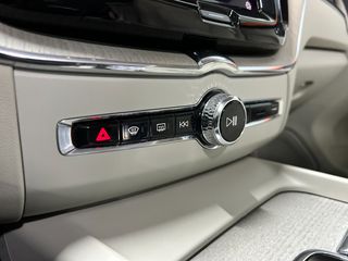 Volvo XC 60 2022 T8 PHEV 2.0 456hp AWD AT8 18,8kw Face Lift-thumb-23
