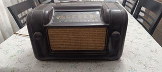 "Συλλεκτικό Ραδιόφωνο Λυχνίας Blaupunkt E 51 UT (1951) - Άριστη Εξωτερική Κατάσταση"
