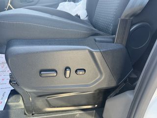 Ford Transit 2024-thumb-9