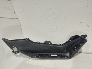 Δεξιό πάτωμα από HONDA PCX125/150 2025 (64311-K1Y-DC0)