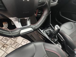 Peugeot 2008 2016 GT LINE  panorama-thumb-12