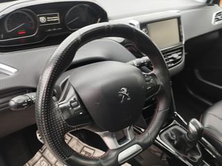 Peugeot 2008 2016 GT LINE  panorama-thumb-8