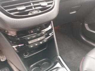 Peugeot 2008 2016 GT LINE  panorama-thumb-9