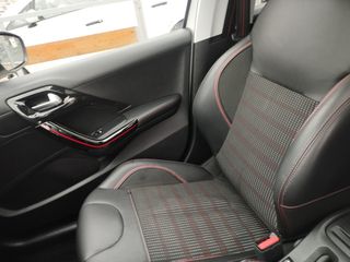 Peugeot 2008 2016 GT LINE  panorama-thumb-18