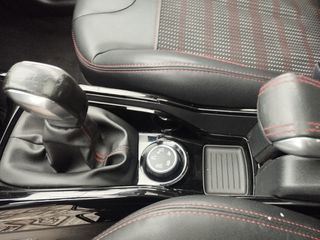 Peugeot 2008 2016 GT LINE  panorama-thumb-15