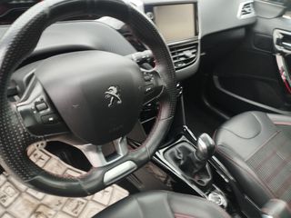 Peugeot 2008 2016 GT LINE  panorama-thumb-7