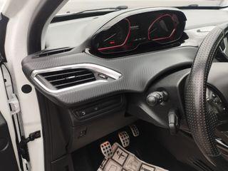 Peugeot 2008 2016 GT LINE  panorama-thumb-16