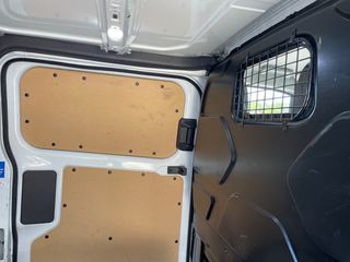 Ford Transit Custom 2019 L2H1-thumb-12