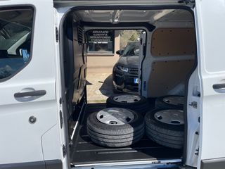 Ford Transit Custom 2019 L2H1-thumb-13