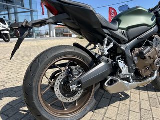 Honda CB 650 2026 R E-Clutch-thumb-3
