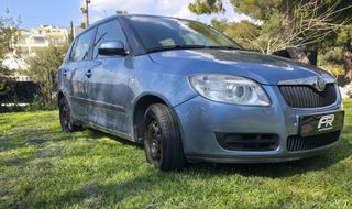 Skoda Fabia 2009 FABIA 1.2-thumb-2
