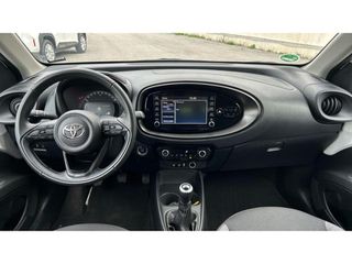 Toyota Aygo 2023 X-PLAY CLIMA SMART KEY-thumb-11