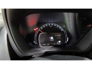 Toyota Aygo 2023 X-PLAY CLIMA SMART KEY-thumb-4