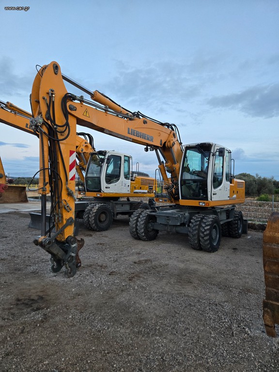 Εκσκαφέας Με Λάστιχα Liebherr 2008 904 C
