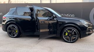 Porsche Cayenne 2021 E-Hybrid-thumb-4