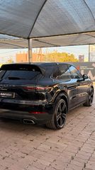 Porsche Cayenne 2021 E-Hybrid-thumb-46