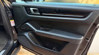 Porsche Cayenne 2021 E-Hybrid-thumb-32