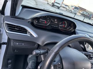 Peugeot 2008 2016-thumb-41